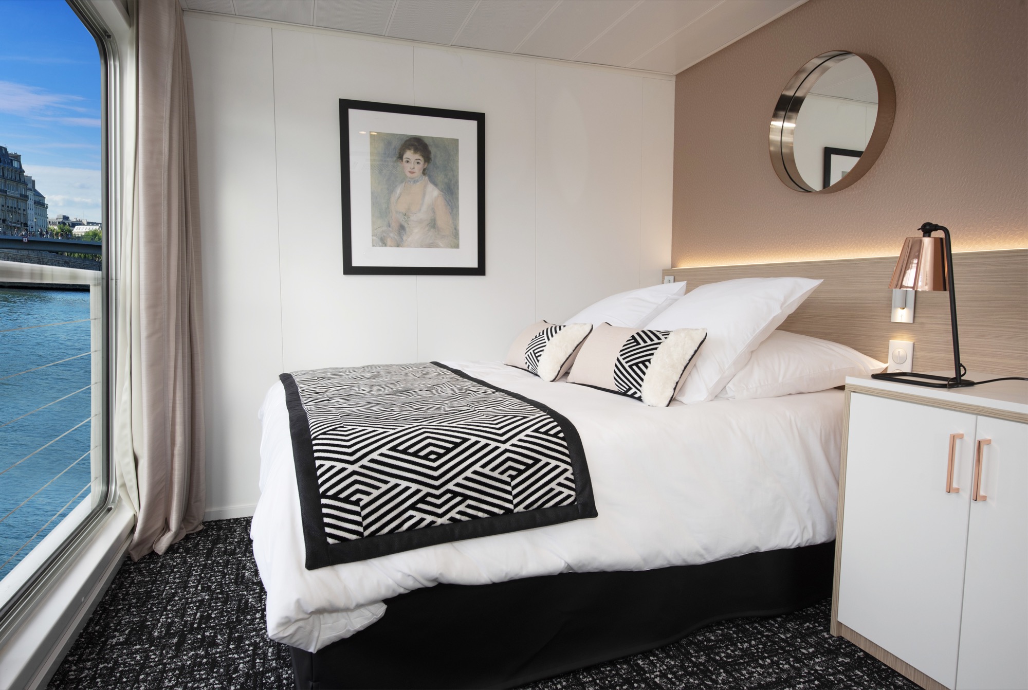CroisiEurope MS Renoir Cabin Superior 1.jpg